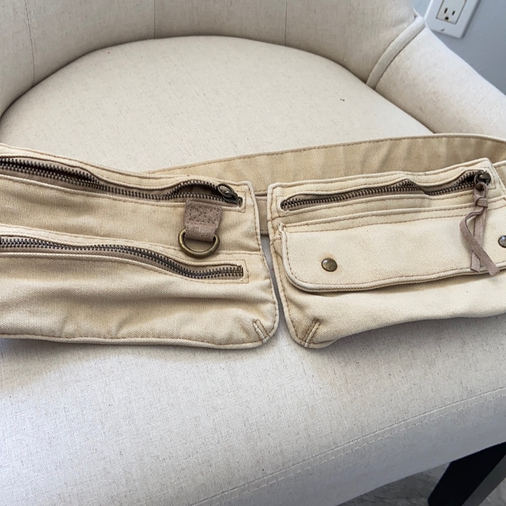 ❌❌❌SOLD❌❌❌Wet seal Utility belt , belt bag - Picture 1 of 6